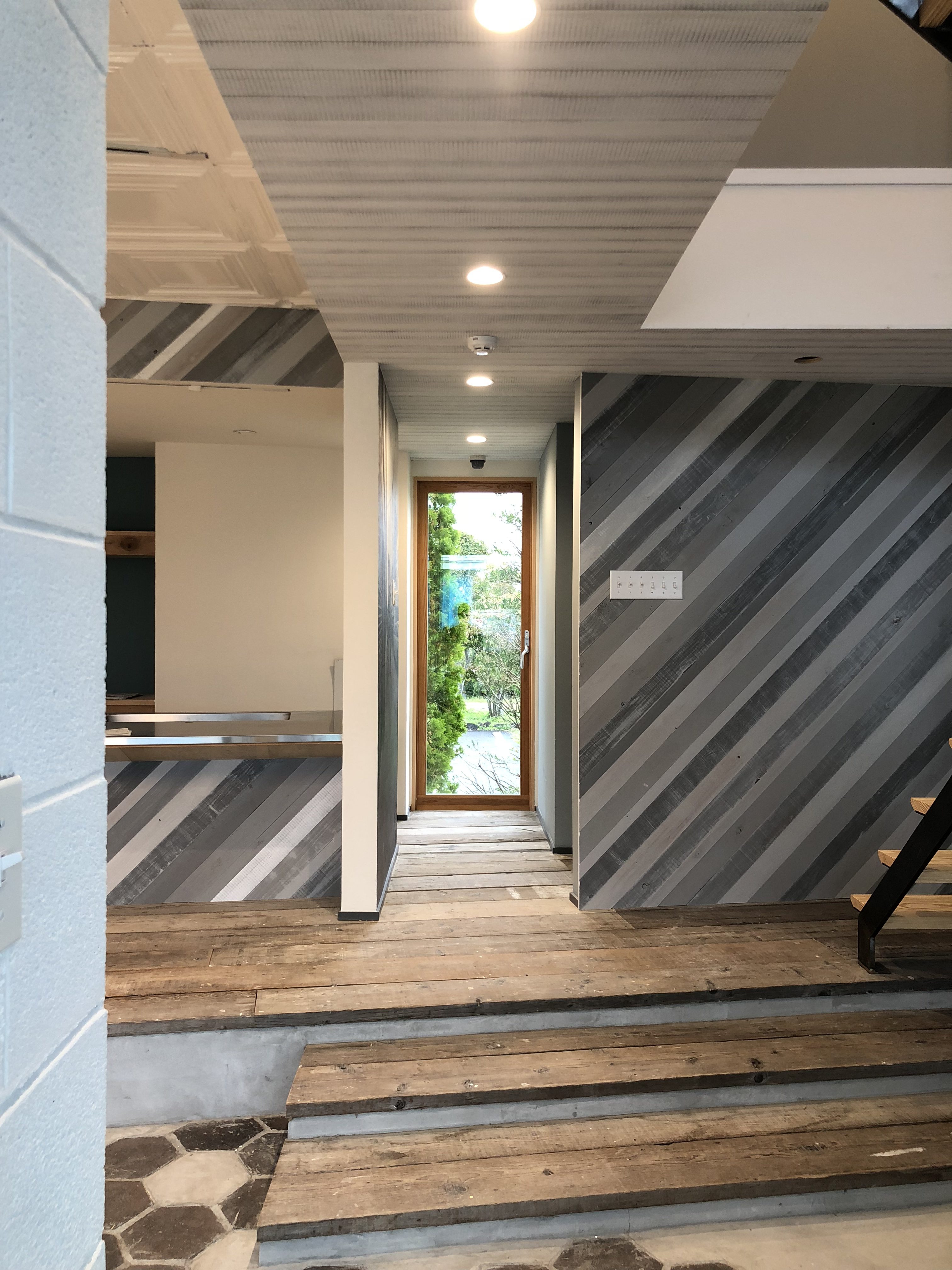 山梨の工務店、未来建築工房の新社屋studio HOUSEⅢⅨ完成目前。