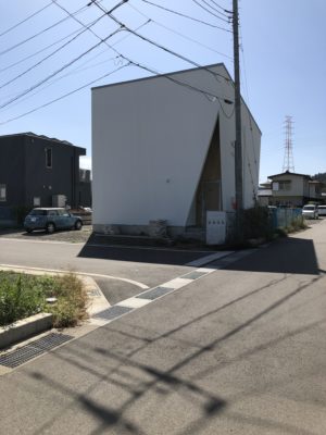 西（カリフォルニア）から東（ブルックリン）へ｜都留市の注文住宅