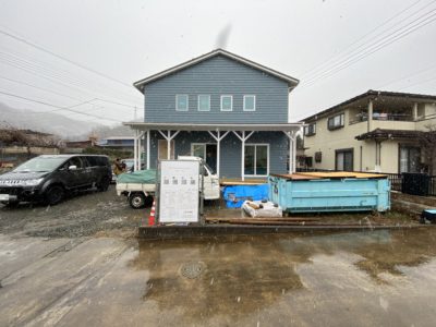 大月市のカリフォルニアスタイルの注文住宅の外観が露わに！